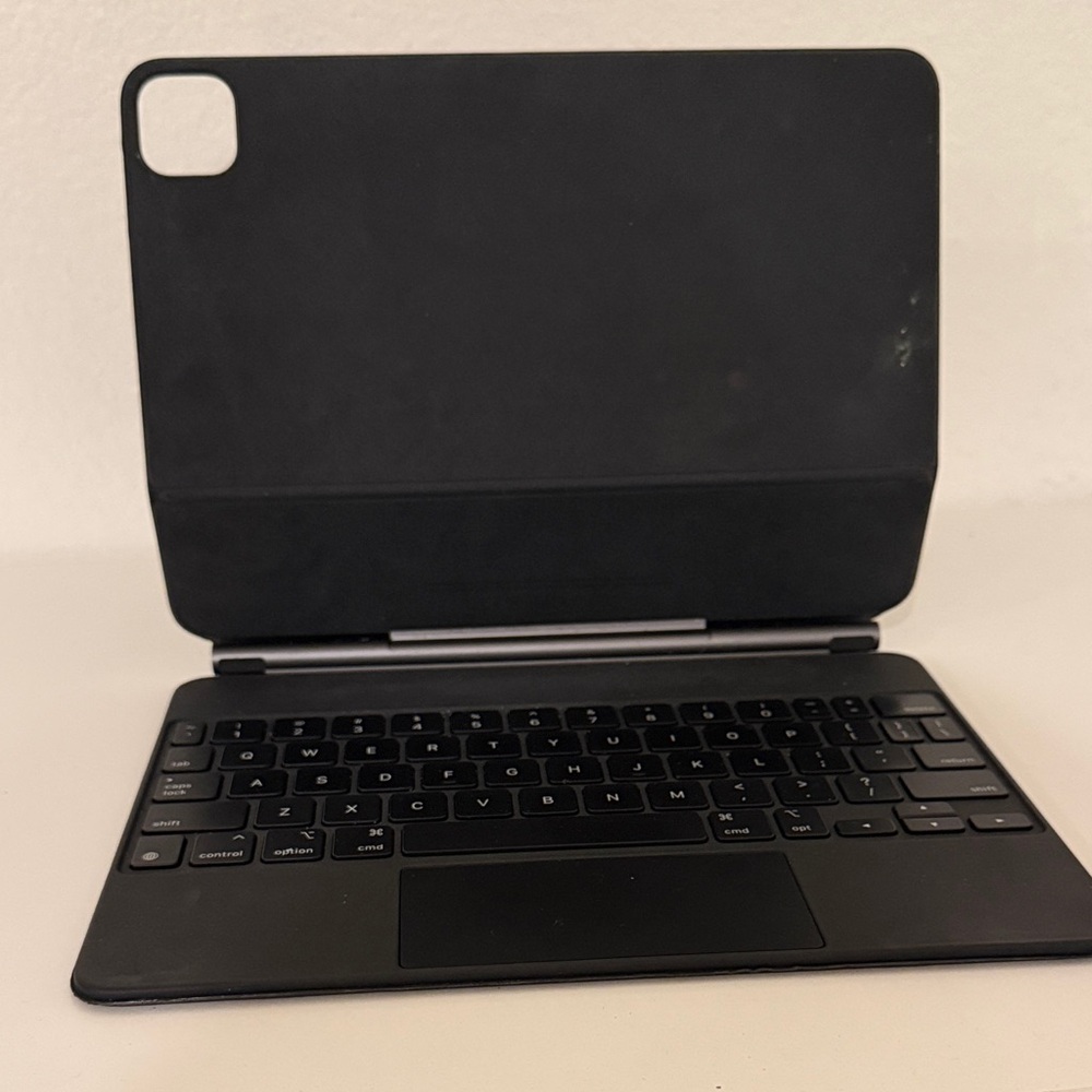 Apple IPad 10” Black Keyboard Case